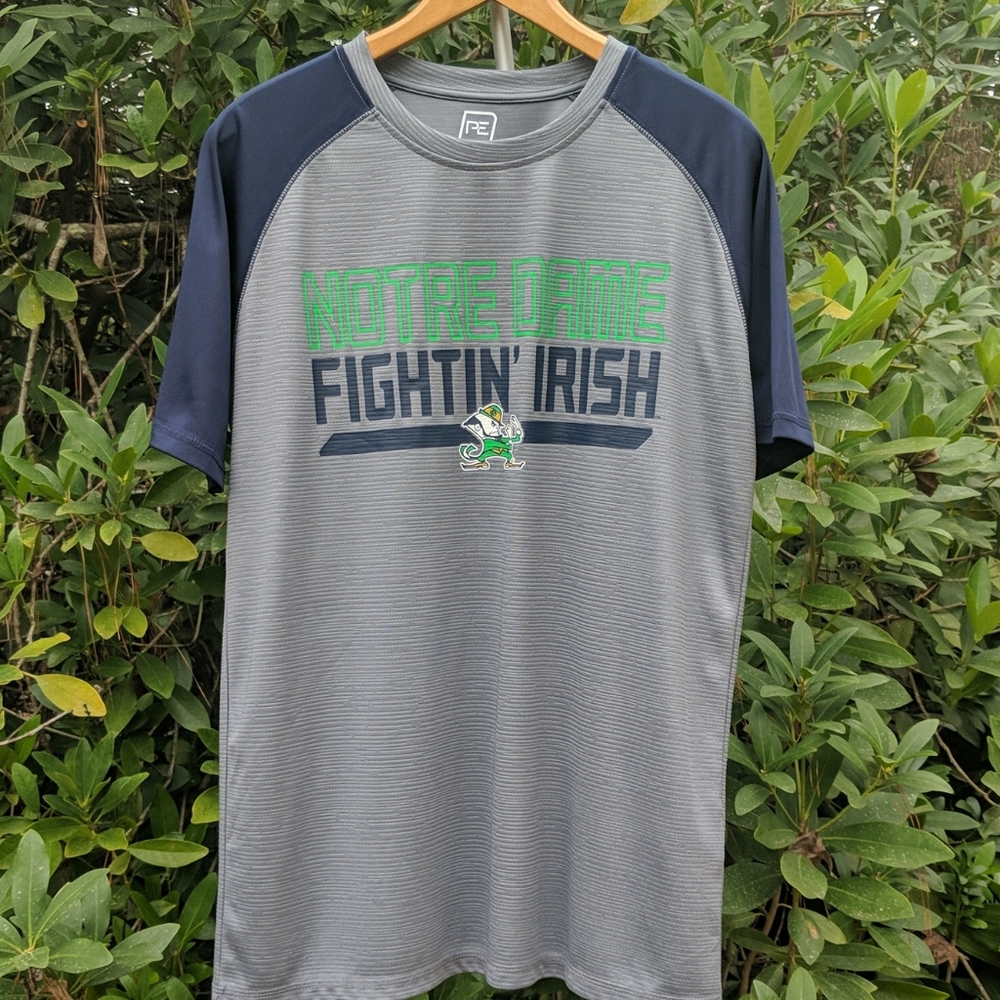 NWOT Notre Dame Men's short sleeve shirt